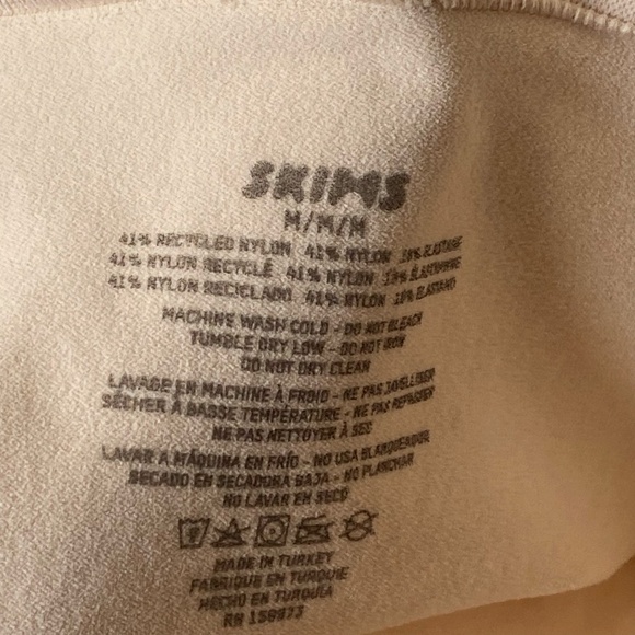 NEW Skims Seamless Sculpt Mid Waist‎ Thong Sand Size M - Picture 10 of 10